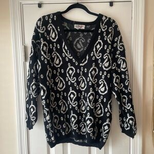 Vintage Oversized Black and White Paisley Sweater
